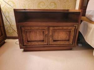 lot 35 image: Basic Witz Campaign Nightstand Set