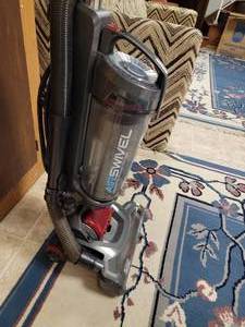 lot 115 image: Black & Decker Home Vacuum