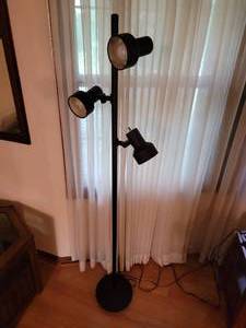 lot 90 image: Lacquered Metal Postmodern Floor Lamp