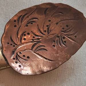 lot 13 image: Victorian Rose Gold with Black Coral Spoon