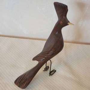 lot 44 image: Carved Teak Roadrunner Bird Figurine