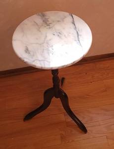 lot 27 image: Marble Top Pedestal Table, b
