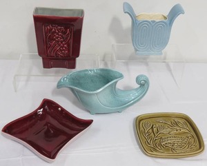 lot 13 image: 5 Red Wing Pottery Pieces - Vases, Cornucopia and Trays