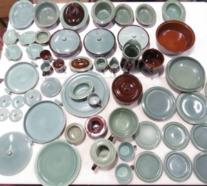lot 14 image: Large Red Wing Pottery Village Green and Oomph Dinnerware Lot