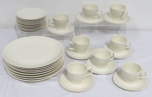 lot 28 image: 37 Red Wing Pottery Tweed Tex Dinnerware