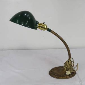 lot 142 image: Vintage Aladdin Desk Lamp Art Nouveau Deco Gooseneck Clamshell