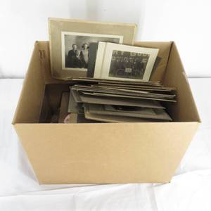 lot 78 image: Box of 100 VintageAntique Cardboard Framed Photos