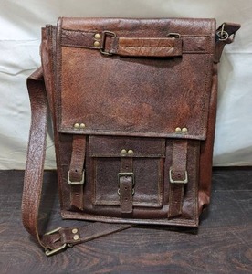 lot 21 image: Vintage Leather Satchel