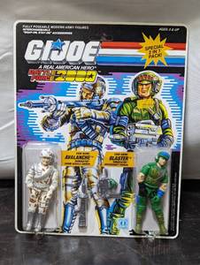lot 33 image: G.I. Joe Battle Force 2000