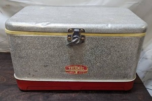 lot 38 image: Vintage Thermos Cooler