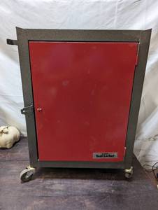 lot 40 image: Tool-Locker On Casters