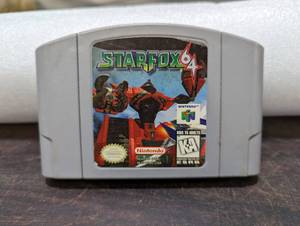 lot 60 image: Star Fox 64 Nintendo 64 Game Cartridge