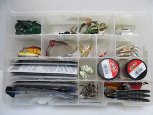 lot 26 image: Excellent Flat Tackle Box FULL of New & Ready to Use Bass & Sunfish Fishing Lures & Supplies