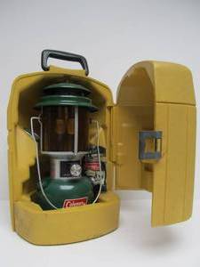 lot 51 image: Minty Vintage COLEMAN Metal Lantern wTravel Case