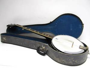 lot 74 image: Nice Vintage 5-String Banjo wOriginal Case