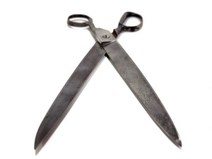 lot 172 image: Large Old Vintage REMINGTON Scissors