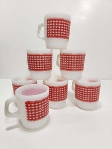 lot 182 image: Set of Vintage Anchor Hocking FIRE KING Red Plaid Pattern Coffee Mugs