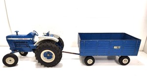 lot 185 image: Larger Size Vintage 1950s-60s Diecast Metal FORD Tractor & Trailer Set