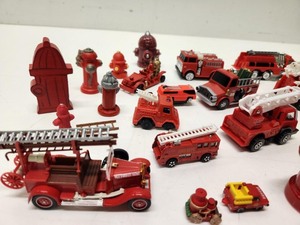 lot 93 image: Collection of Diecast Fire Trucks etc