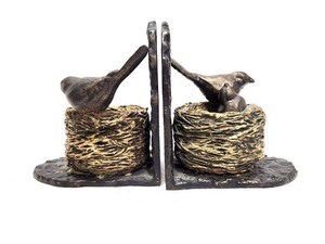 lot 199 image: Heavy Cast Iron Bookend Set - Birds wNests