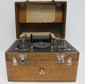 lot 124 image: Antique Medical Device Battery in Dovetailed Oak Case
