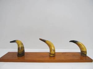 lot 140 image: Vintage Genuine Horn HatCoat Rack