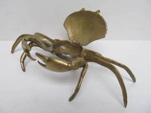 lot 144 image: Vintage Solid Brass CRAB Trinket Box