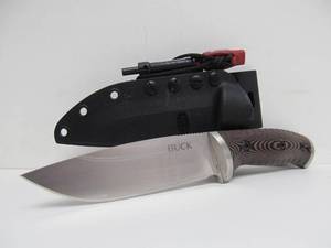 lot 207 image: Genuine BUCK Selkirk Survival Knife wFire Starter
