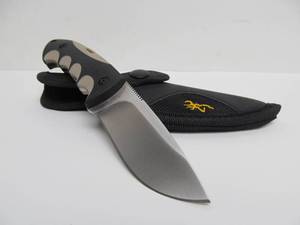 lot 213 image: BROWNING Fixed Blade Sharp Skinner Hunting Knife Model 0224