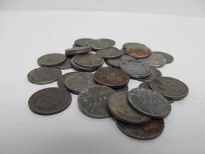 lot 268 image: Lot of 35 U.S. 1943 Steel Wheat Back Pennies