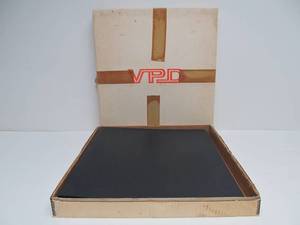 lot 290 image: Pair of Unused Heavy Duty Binders wSheet Protectors