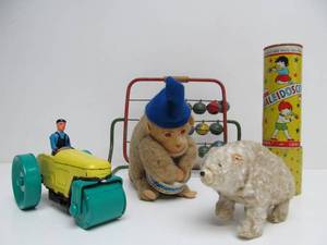 lot 307 image: Group of Old Vintage Windup & other Toys