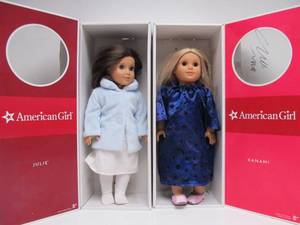 lot 319 image: 2 Genuine AMERICAN GIRL Dolls wOriginal Boxes