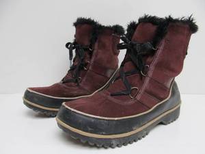 lot 333 image: Very Nice SOREL Ladies Boots - Bergundy - Size 10
