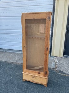 lot 341 image: Nice Pine Wood Gun Cabinet 