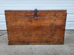 lot 356 image: Early 19th Century Dovetailed Wood Immigrants Chest