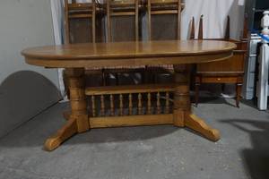 lot 3 image: dining table