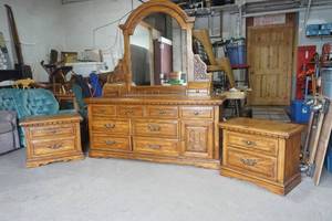 lot 8 image: bedroom set