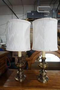 lot 10 image: table lamps
