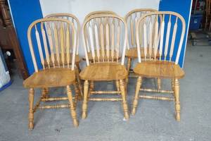 lot 13 image: dining chairs