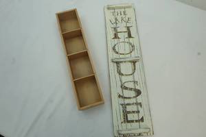 lot 38 image: Lake sign and decor box