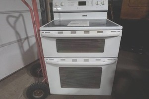lot 51 image: Maytag double oven