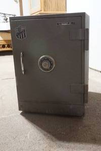lot 63 image: safe