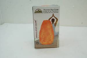 lot 86 image: Natural Salt Lamp