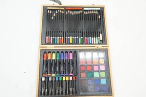 lot 97 image: Art Studio kit