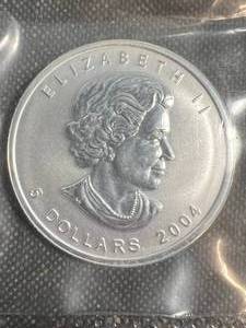 2004 CANADA MAPLE LEAF 1 TROY OZ .9999 FINE SILVER
