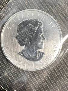 2006 CANADA SILVER WOLF � TROY OZ .9999 FINE SILVER SEALED
