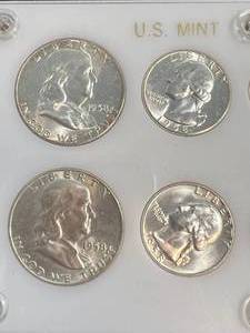 1958 US MINT SETS IN CAPITAL HOLDER
