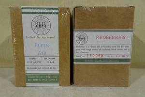 lot 83 image: 2 12oz Begonia and Bench Candles -Redberries & Plein Air