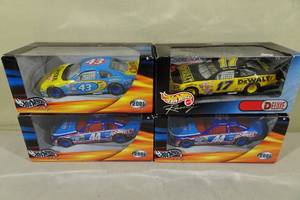 lot 117 image: 4 Hot Wheels 124 Scale Die Cast Stock Cars